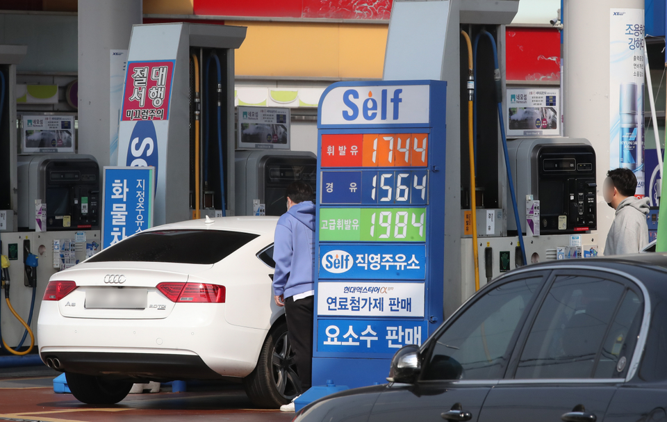 Korsel Serius Larang Jual Mobil Bensin-Diesel Mulai 2035, Apa Dampaknya? Korsel Serius Larang Jual Mobil Bensin-Diesel Mulai 2035, Apa Dampaknya?