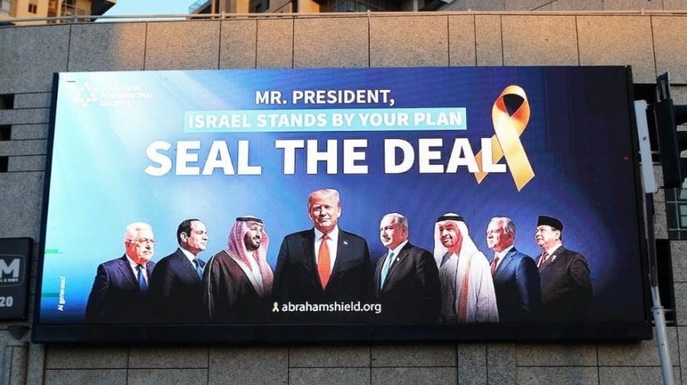 Foto Prabowo Jadi Alat Propaganda Israel di Papan Reklame Dukung Rencana Trump Gaza