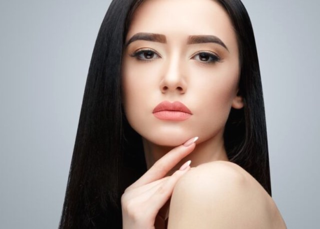 4 Rekomendasi Basic Skincare Aman untuk Kulit Sensitif dan Bruntusan, Cocok untuk Pemula