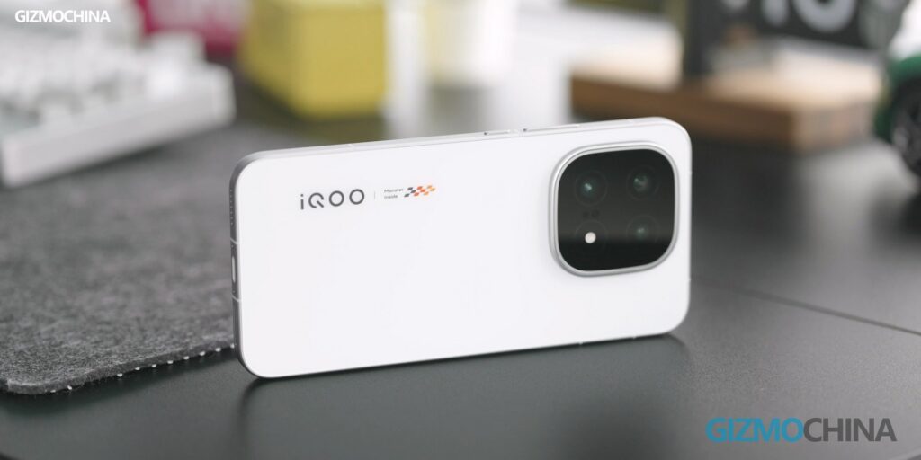 iQOO 15 Resmi Hadir dengan Snapdragon 8 Elite Gen 5, Baterai 7000mAh & Halo Light