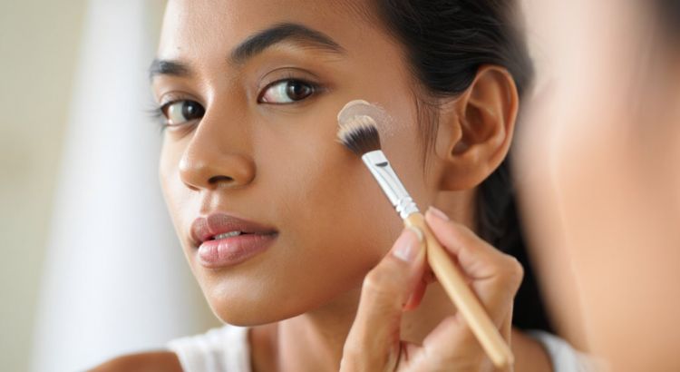 7 Rekomendasi Skin Tint Terbaik untuk No Makeup Makeup Look dan Wajah Glowing Alami