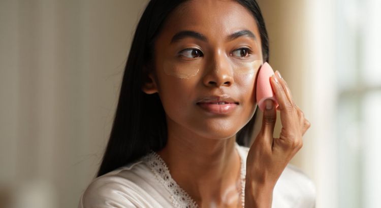 10 Foundation Terbaik Tahan Lama: Rekomendasi Makeup yang Nggak Mudah Luntur Seharian