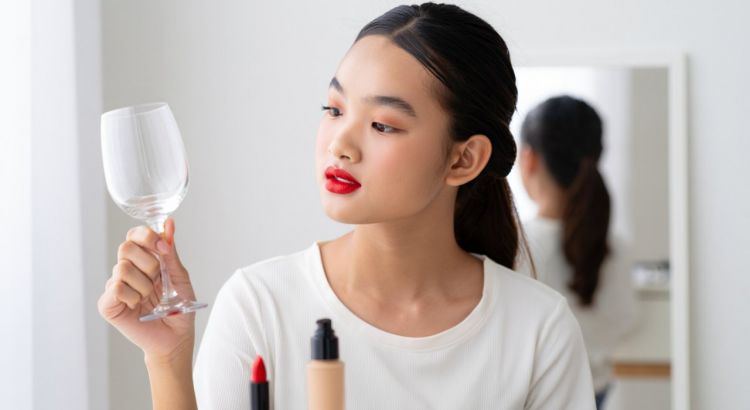 8 Rekomendasi Lipstik Tahan Lama yang Tidak Perlu Sering Retouch, Awet Seharian