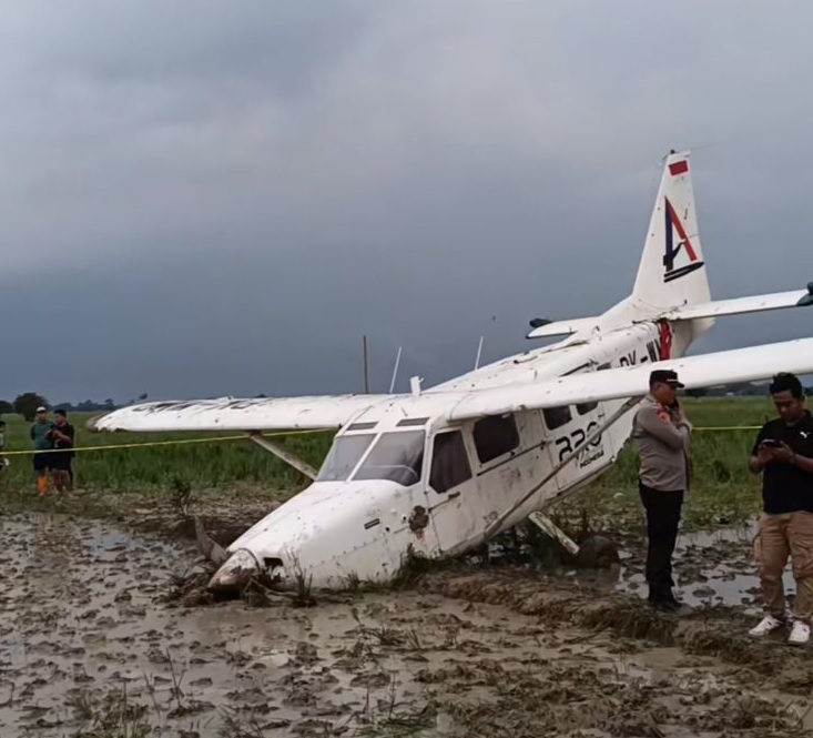 Pesawat Cessna Jatuh di Karawang, Pilot dan Penumpang Selamat Tanpa Luka Serius