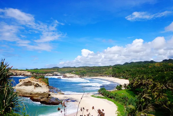 7 Tempat Wisata Pacitan yang Bikin Jatuh Cinta: Surga Tersembunyi di Selatan Jawa