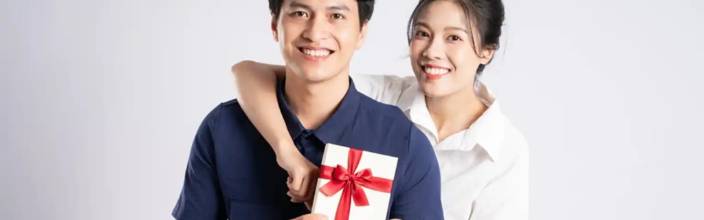 10 Ide Kado Unik untuk Suami di Momen Spesial yang Bikin Hati Terharu