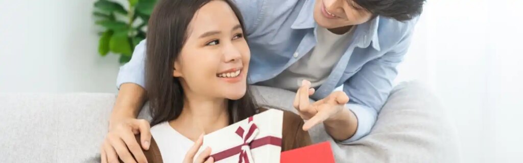 10 Rekomendasi Hadiah Anniversary Terbaik untuk Pasangan, Bikin Momen Spesial Tak Terlupakan
