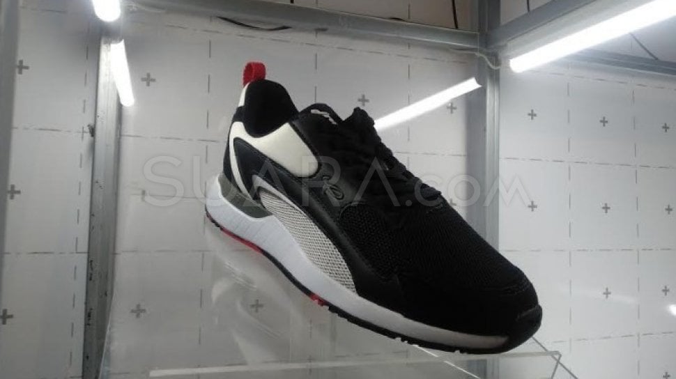 6 Pilihan Sepatu Lari Lokal Terbaik untuk Pria 40 Tahun ke Atas yang Mendukung Performa