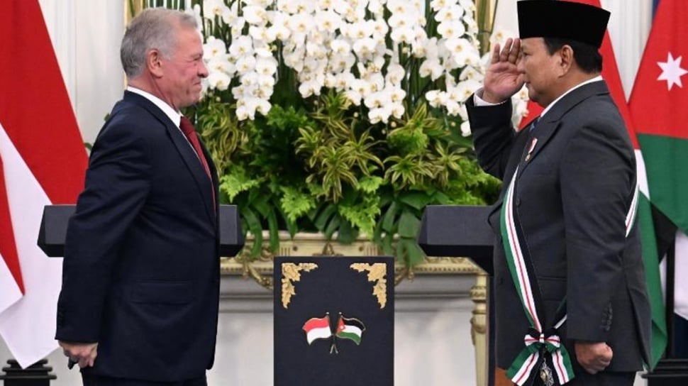 Raja Abdullah II Anugerahkan Tanda Kehormatan Bejeweled Grand Cordon Al-Nahda ke Prabowo, Apa Maknanya?