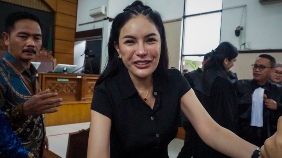 Bakal Dituntut Balik Rp504 Miliar, Nikita Mirzani Tertawa di Penjara, Reza Gladys Siap Lawan