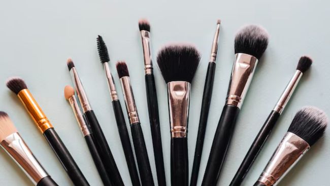 5 Rekomendasi Brush Makeup Terbaik untuk Tampilan Wajah Lebih Flawless dan Profesional