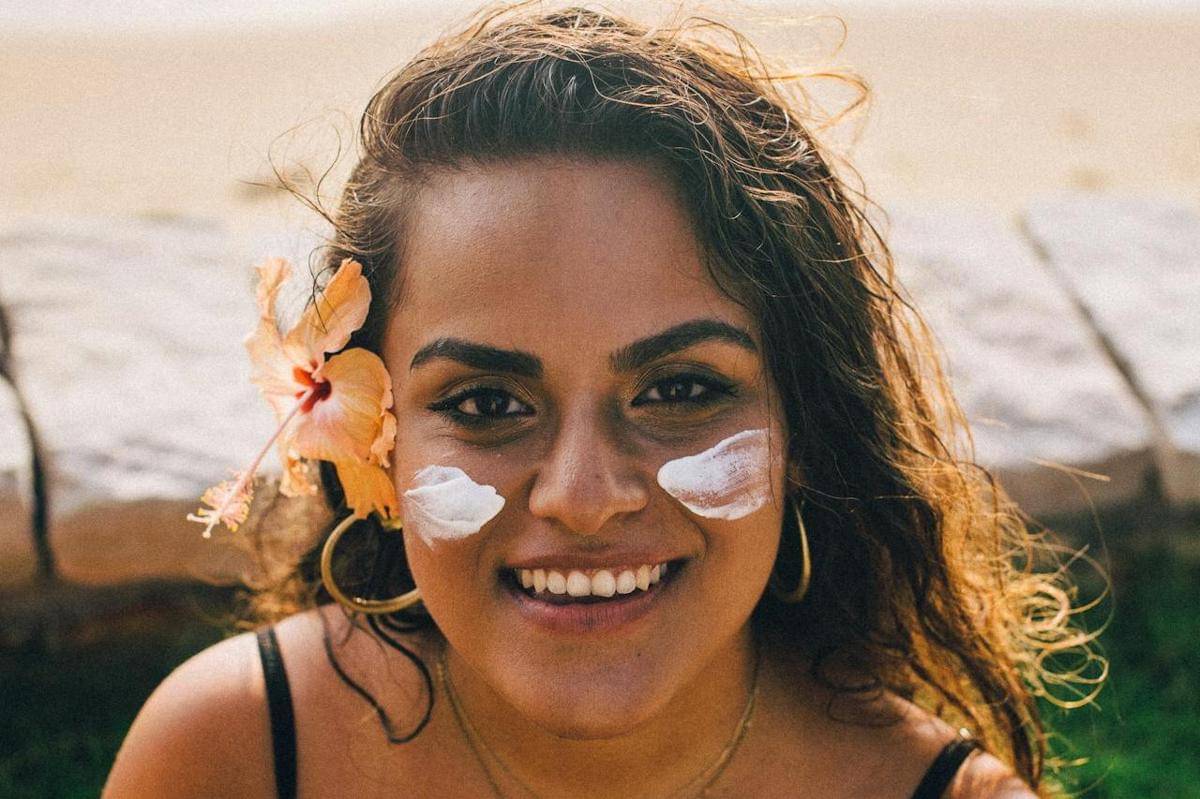 6 Rekomendasi Sunscreen Lokal Terbaik untuk Kulit Berminyak, Cegah Wajah Kusam dan Berminyak