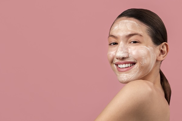 10 Rekomendasi Produk Eksfoliasi Wajah Mulai Rp55 Ribuan, Pilihan Mommies Daily Terupdate!