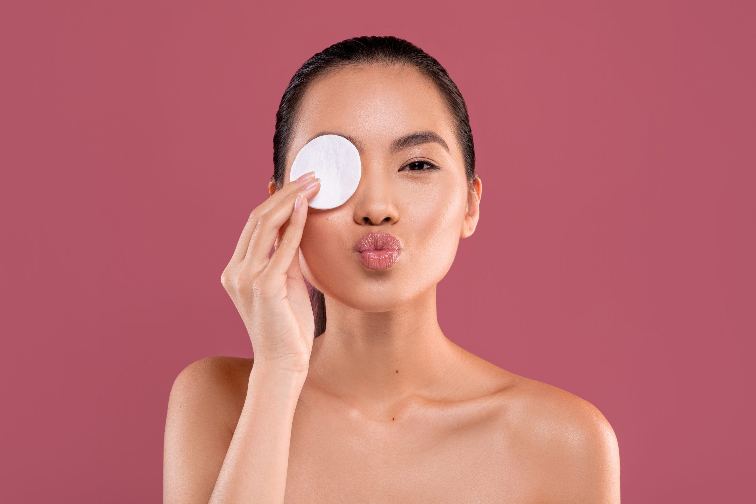 10 Rekomendasi Kapas Kecantikan Terbaik untuk Pembersih Wajah & Make Up yang Wajib Dicoba