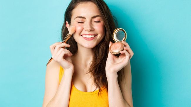 8 Rekomendasi Produk Makeup Brand Lokal untuk Tampilan Segar ala "Habis Mandi"