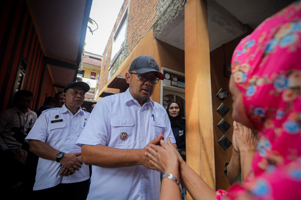 Puting Beliung Terjang Tiga Kecamatan, Farhan Pastikan Bantuan Cepat dan Tepat Sasaran