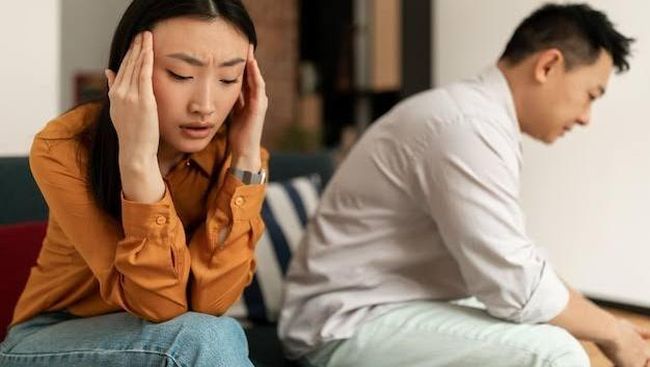 Tanda Jatuh Cinta pada Pasangan yang Perlahan Menghancurkan Hidup: Waspadai Ini!