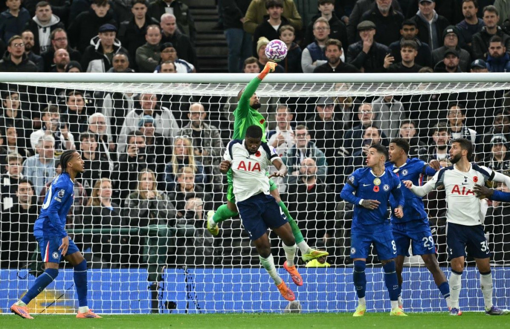 Kiper Robert Sanchez Nilai Performa Sudah Oke di Chelsea Musim Ini