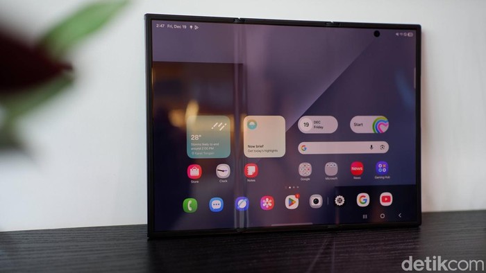 Uji Ketahanan Engsel Galaxy Z TriFold: Seberapa Lama Bisa Bertahan Dibuka Tutup?