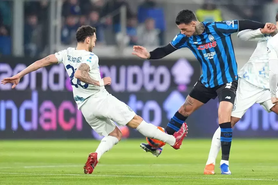 Persaingan Sengit 4 Tim Teratas Berebut Gelar Juara Serie A Musim Ini