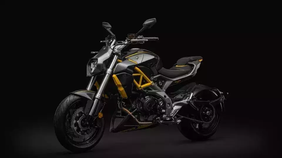 Motor Besar Cyclone RA1000 dari China dengan Desain Khas Mirip Ducati Diavel