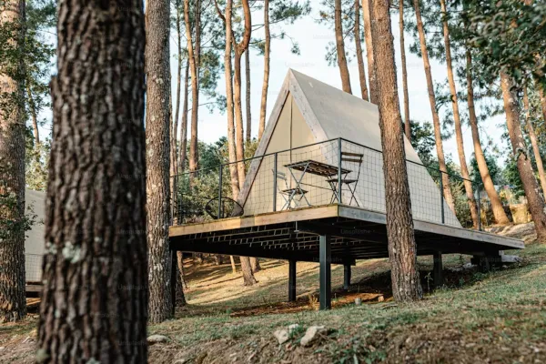 15 Pilihan Glamping Terpopuler dan Terkini di Jawa Timur untuk Liburan Seru