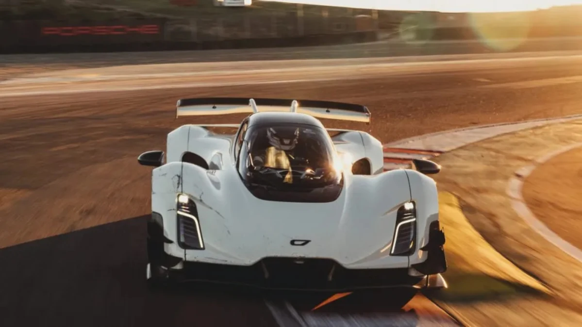 Czinger 21C Kembali Pecahkan Rekor Mobil Produksi di Sirkuit Laguna Seca dari Koenigsegg Jesko Czinger 21C Kembali Pecahkan Rekor Mobil Produksi di Sirkuit Laguna Seca dari Koenigsegg Jesko