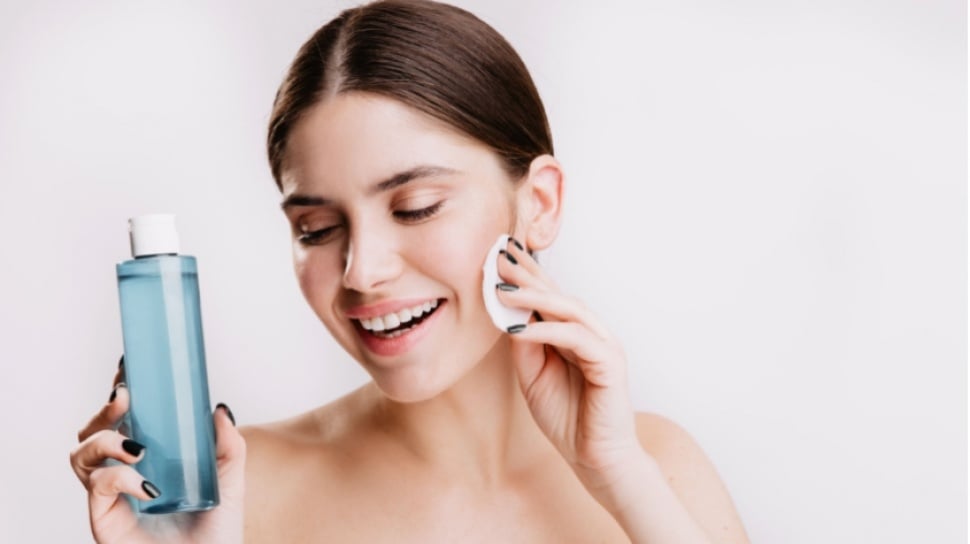 Micellar Water Berbahan Green Tea dari Brand Lokal, Solusi Segar untuk Rutinitas Wajahmu