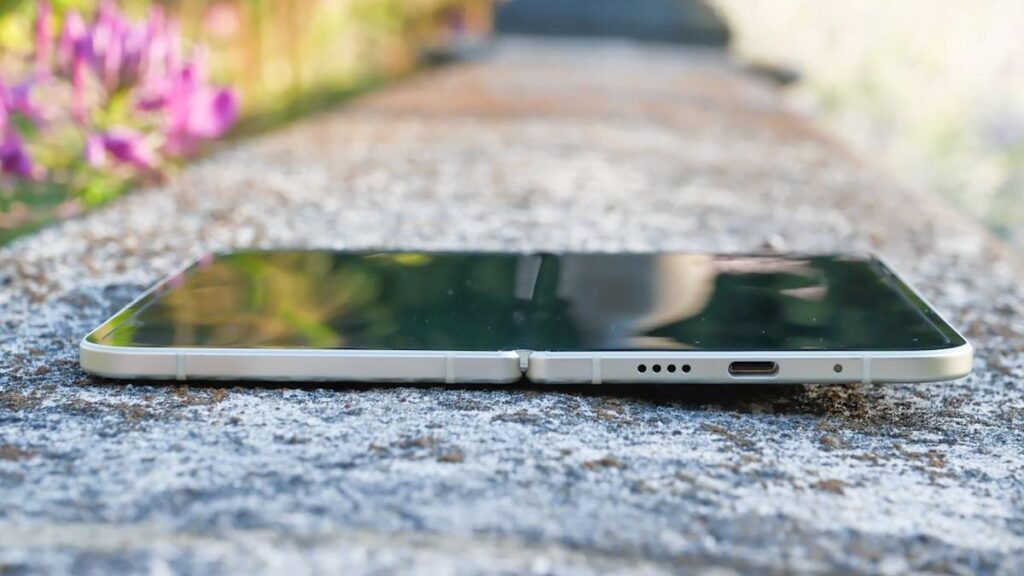 Alasan Mengapa iPhone Lipat Mungkin Tak Akan Pernah Dirilis ke Pasar