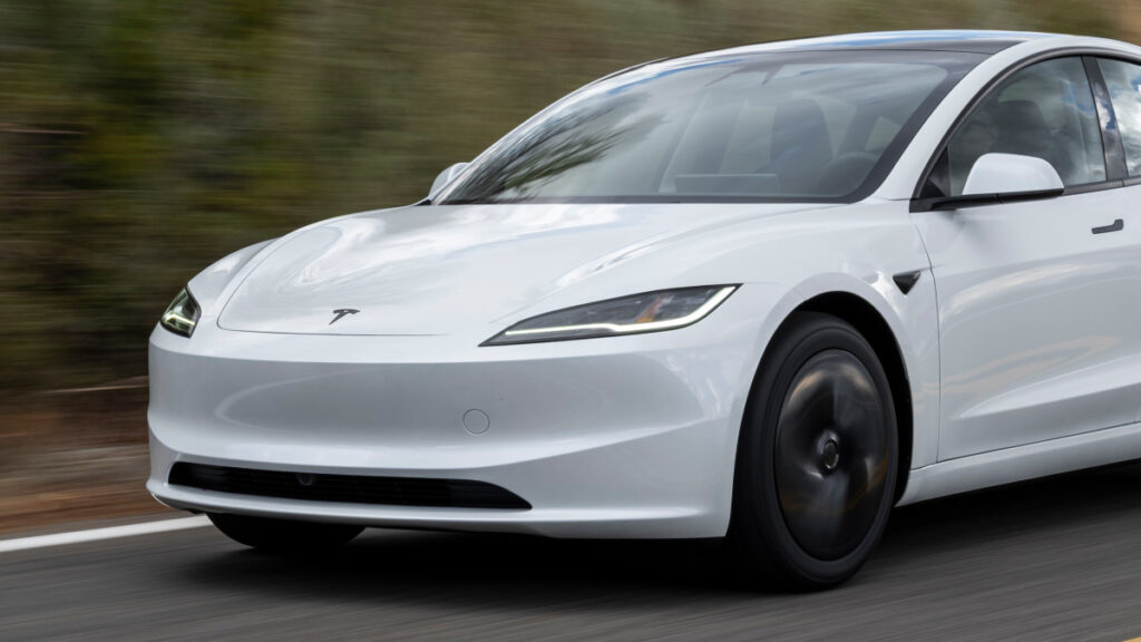 Tesla Luncurkan Teknologi Kamera Baru untuk Mendukung Kendaraan Tanpa Sopir Semakin Canggih