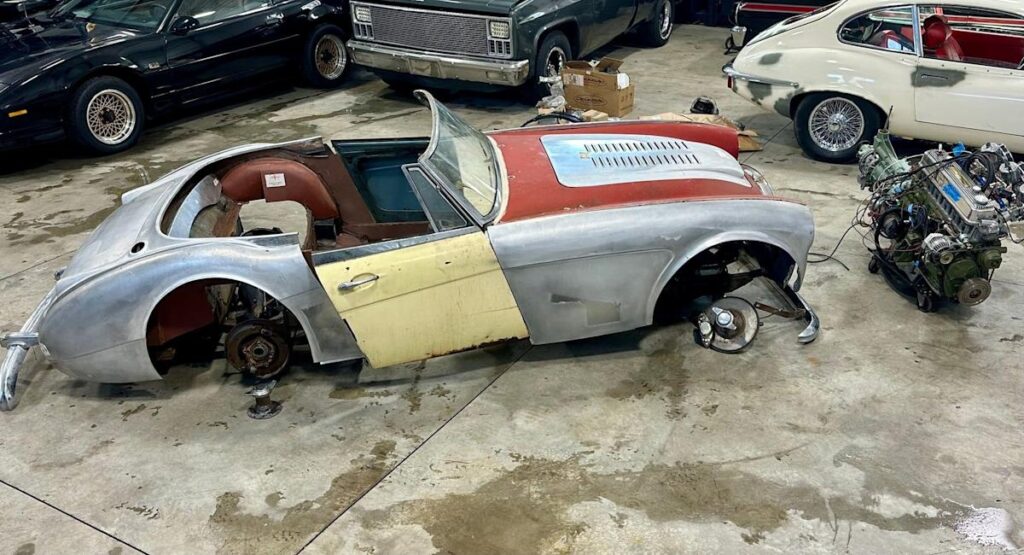 Proyek Austin-Healey BJ8 Lengkap dengan Dokumen Asli dan Mesin Otentik dari Pabrik