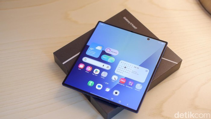 Samsung Siapkan Ponsel Lipat Baru untuk Tantang iPhone Fold di Pasaran Premium