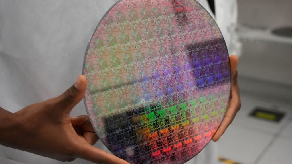 AS Perpanjang Tarif Tambahan untuk Chip China, Dampak Serius pada Pasar Teknologi Global