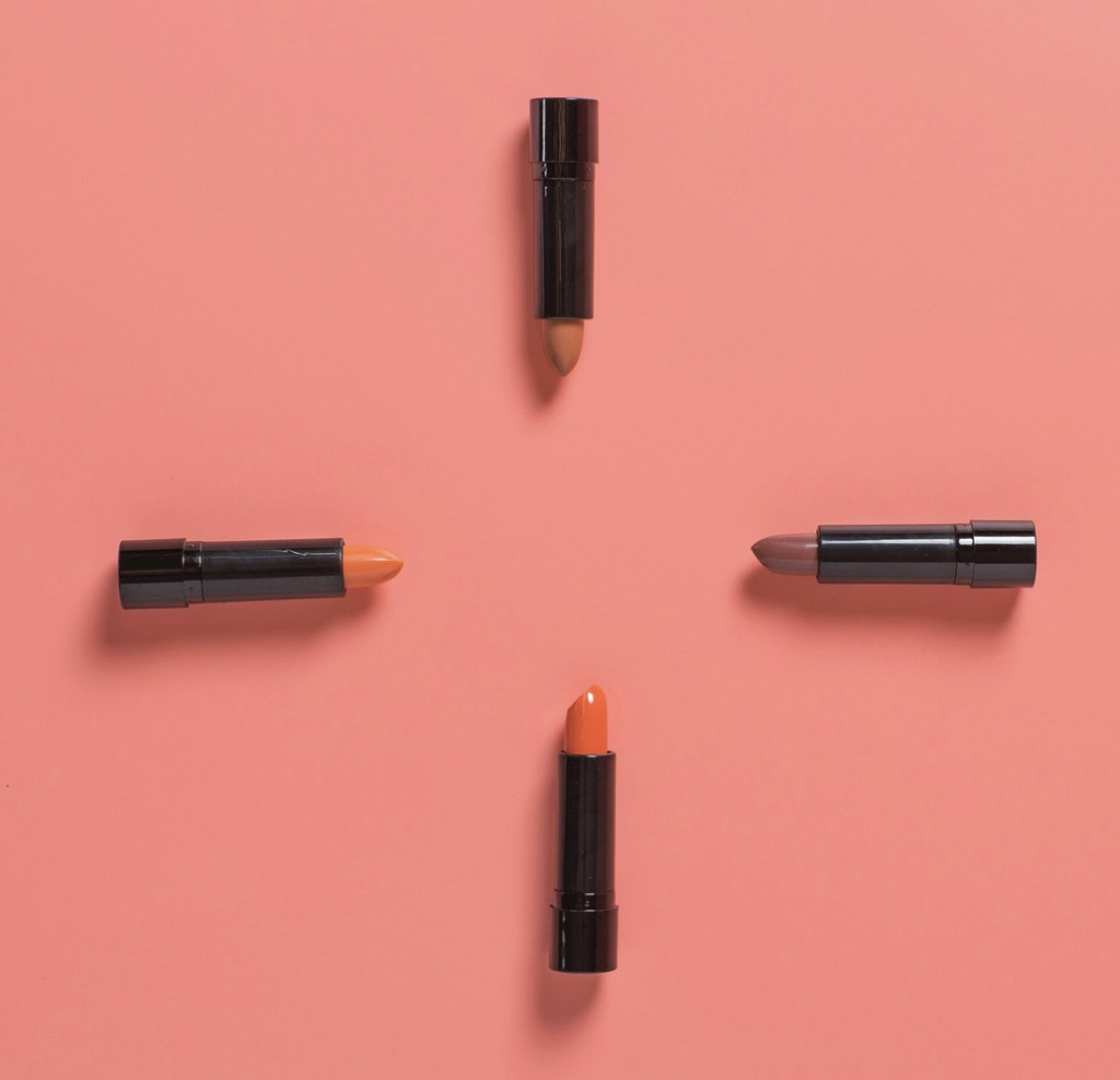 Temukan Lipstik 2in1 Multifungsi untuk Bibir & Pipi, Mulai Harga Terjangkau!