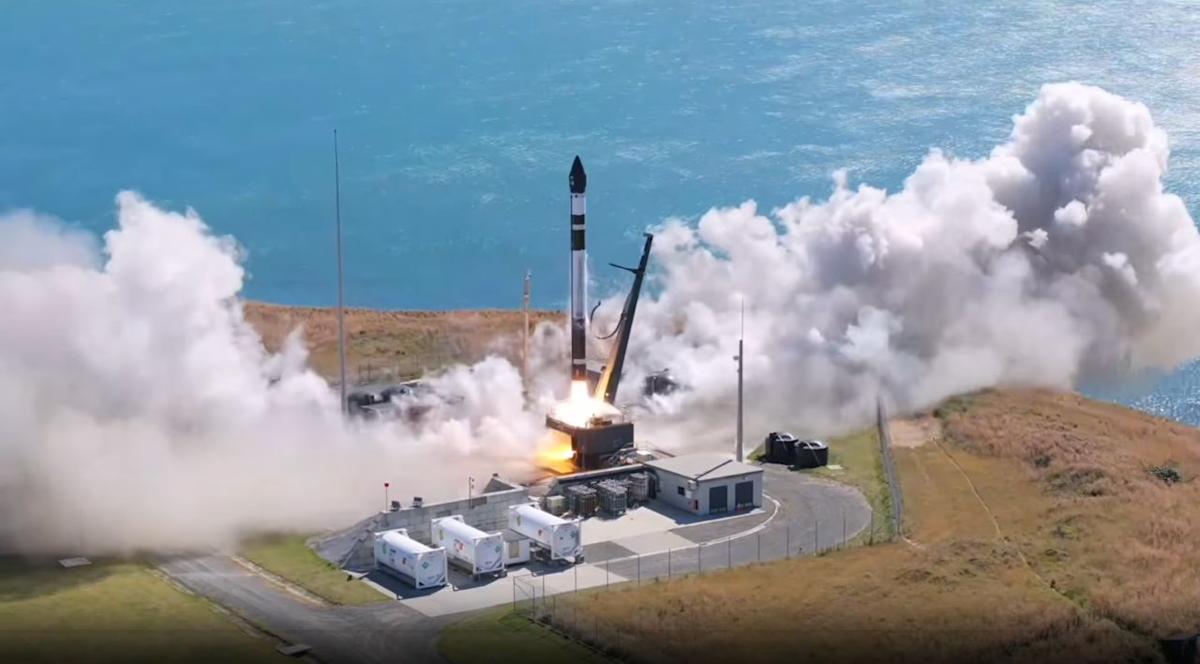 Roket Peluncur Satelit Baru Bawa Teknologi Canggih Meluncur ke Antariksa, Intip Fotonya! Roket Peluncur Satelit Baru Bawa Teknologi Canggih Meluncur ke Antariksa, Intip Fotonya!