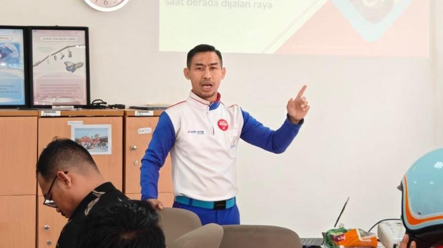 Tips Aman Berkendara: Program Safety Riding untuk Pegawai Industri Otomotif di Makassar