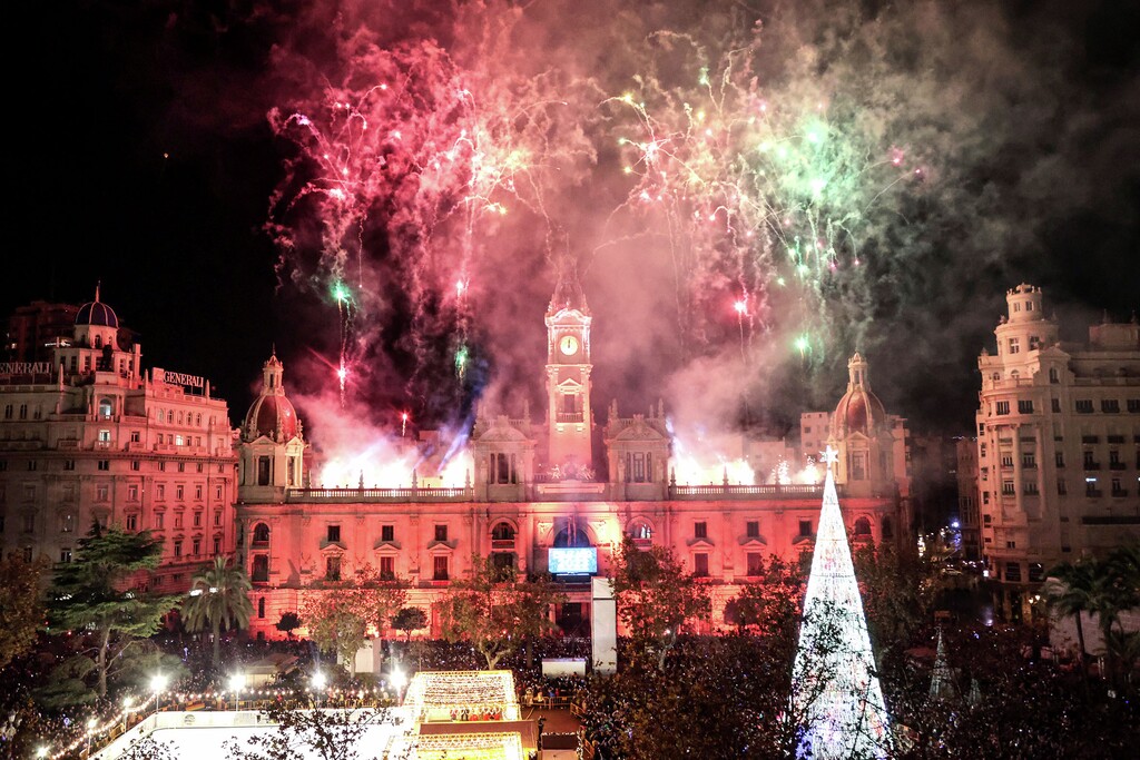 Ragam Fiestas de Nochevieja di València Sambut Pergantian Tahun dengan Meriah Ragam Fiestas de Nochevieja di València Sambut Pergantian Tahun dengan Meriah
