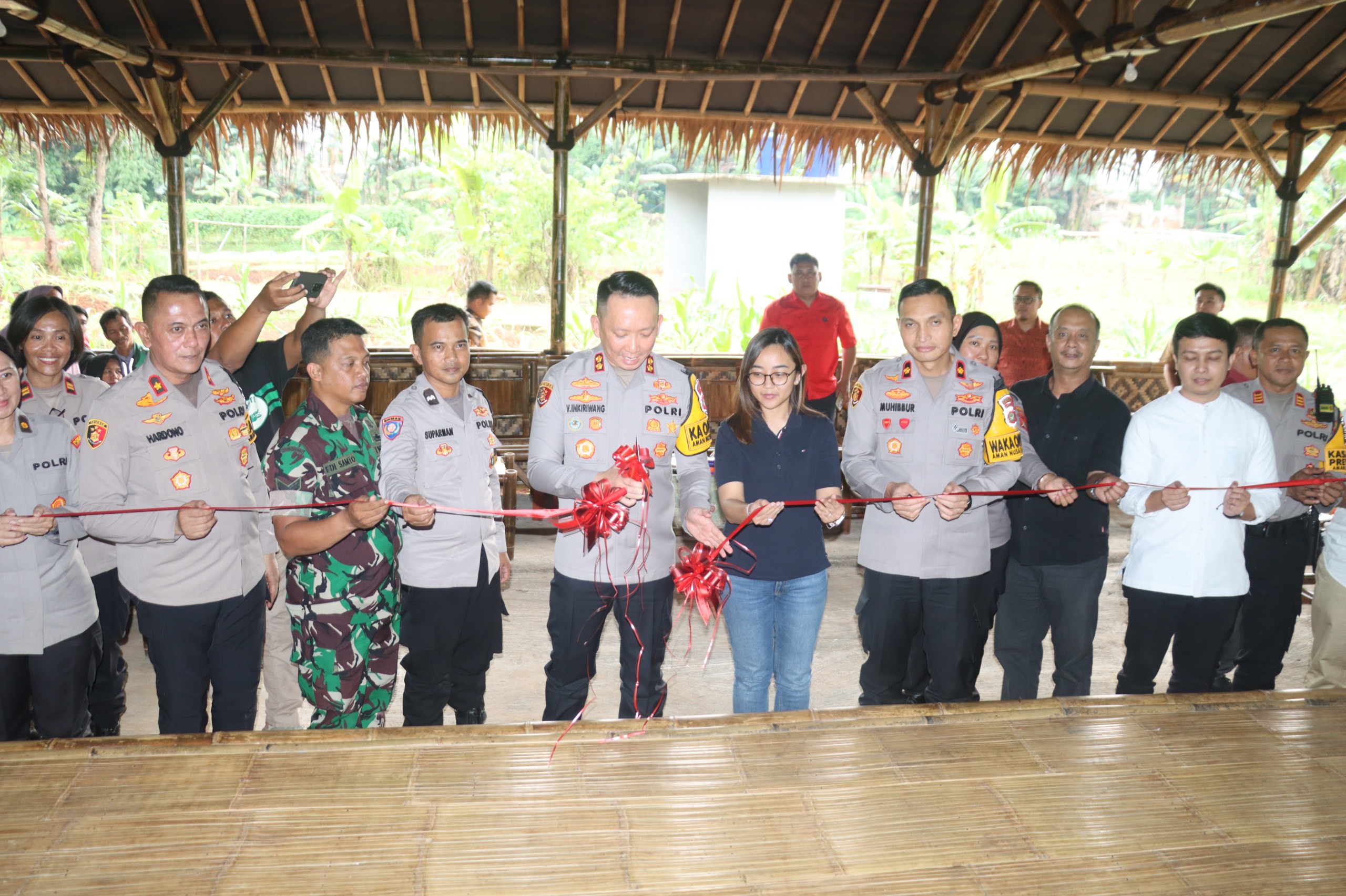 Polres Tangsel Terima Saung Bambu dari Astra Daihatsu untuk Dukung Ketahanan Pangan Polres Tangsel Terima Saung Bambu dari Astra Daihatsu untuk Dukung Ketahanan Pangan
