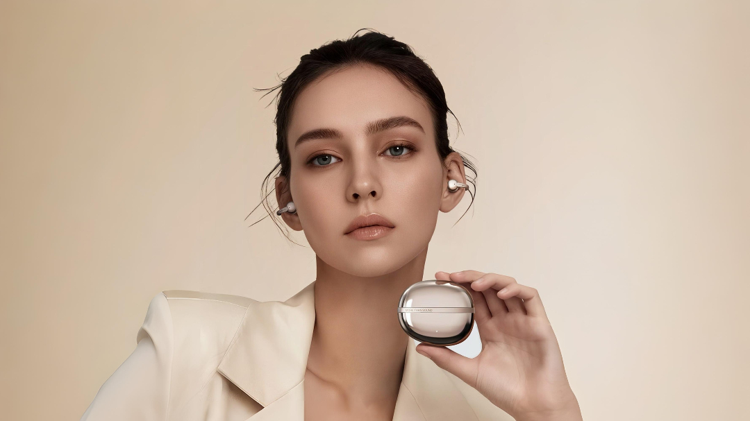 Edifier Rilis Auro Clip Earbuds Klip Telinga dengan Terjemahan AI, Baterai 35 Jam & Bluetooth 6.1 Edifier Rilis Auro Clip Earbuds Klip Telinga dengan Terjemahan AI, Baterai 35 Jam & Bluetooth 6.1