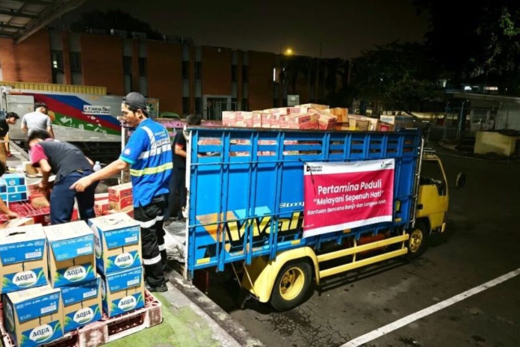 PGN dan Garuda Indonesia Salurkan 3 Ton Bantuan untuk Korban Bencana di Sumatera