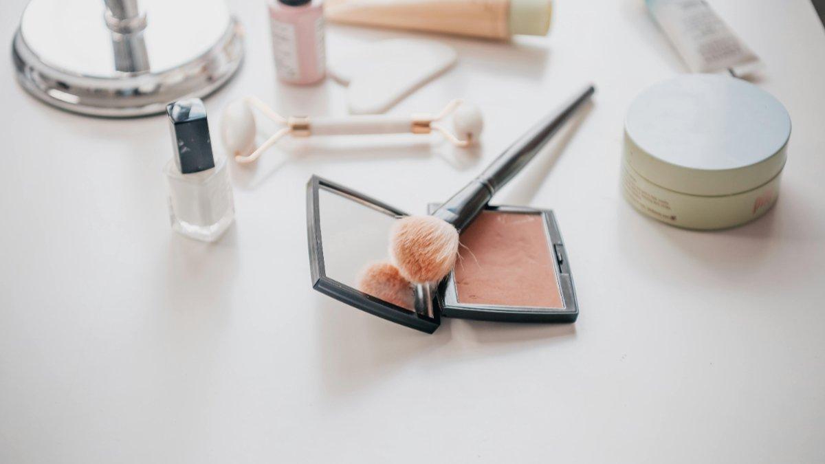 7 Blush On di Bawah 50 Ribu Bersertifikat BPOM, Tampil Fresh & Awet Saat Kondangan