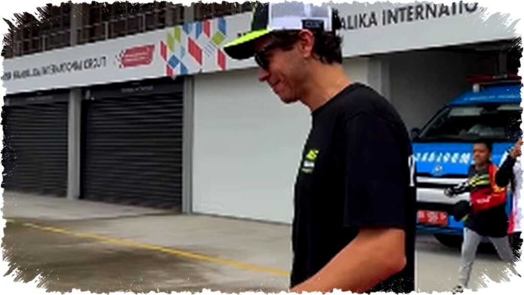 Valentino Rossi Ungkap Kesan Pertama di Sirkuit Mandalika: "Hari Ini Hujan di Sini"