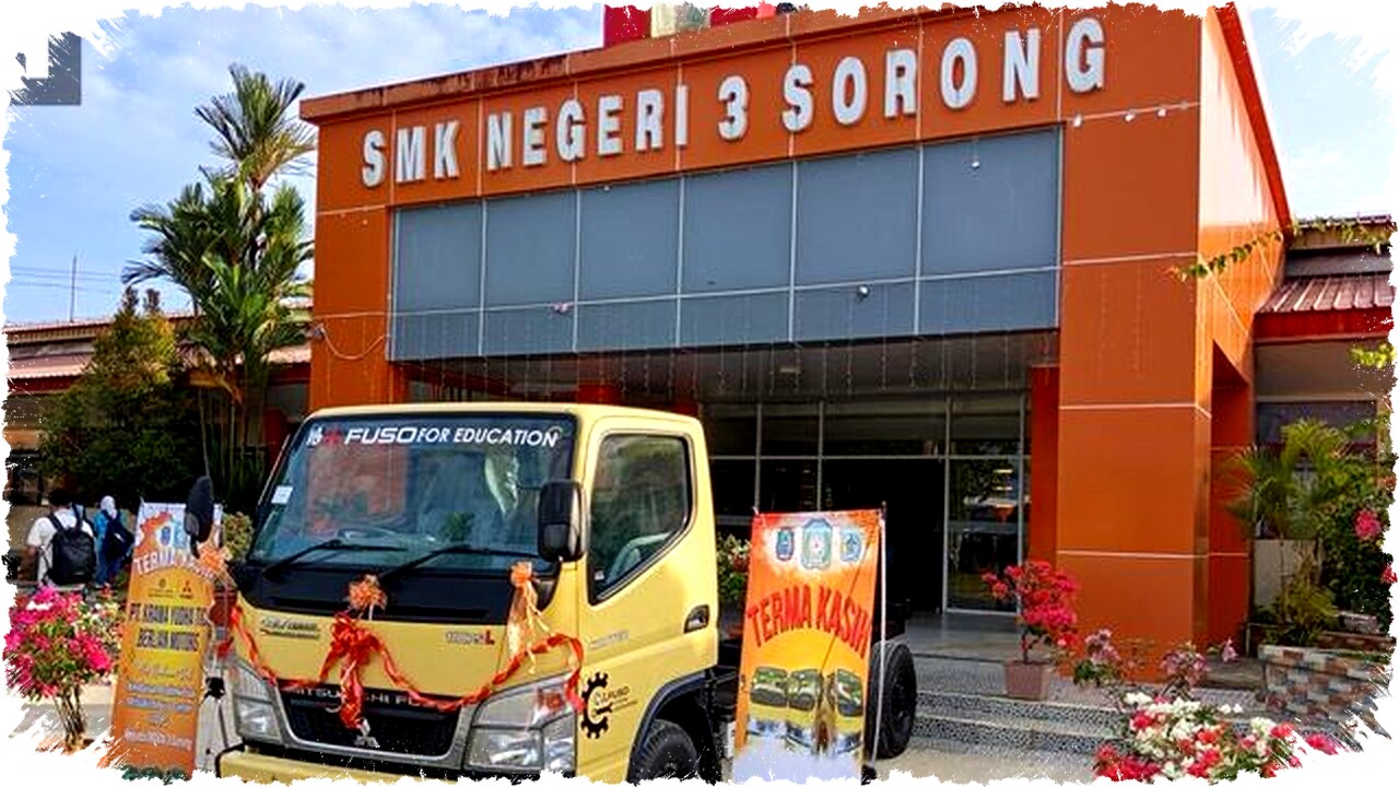 Dukung Pendidikan Vokasi di Papua Barat Daya, KTB Serahkan Truk Mitsubishi Fuso ke SMK Negeri 3 Sorong