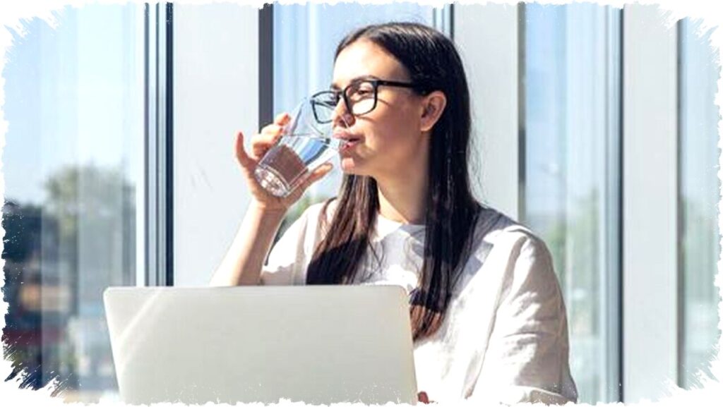 5 Alasan Penting Minum Segelas Air Putih Saat Bangun Tidur untuk Kesehatan Optimal