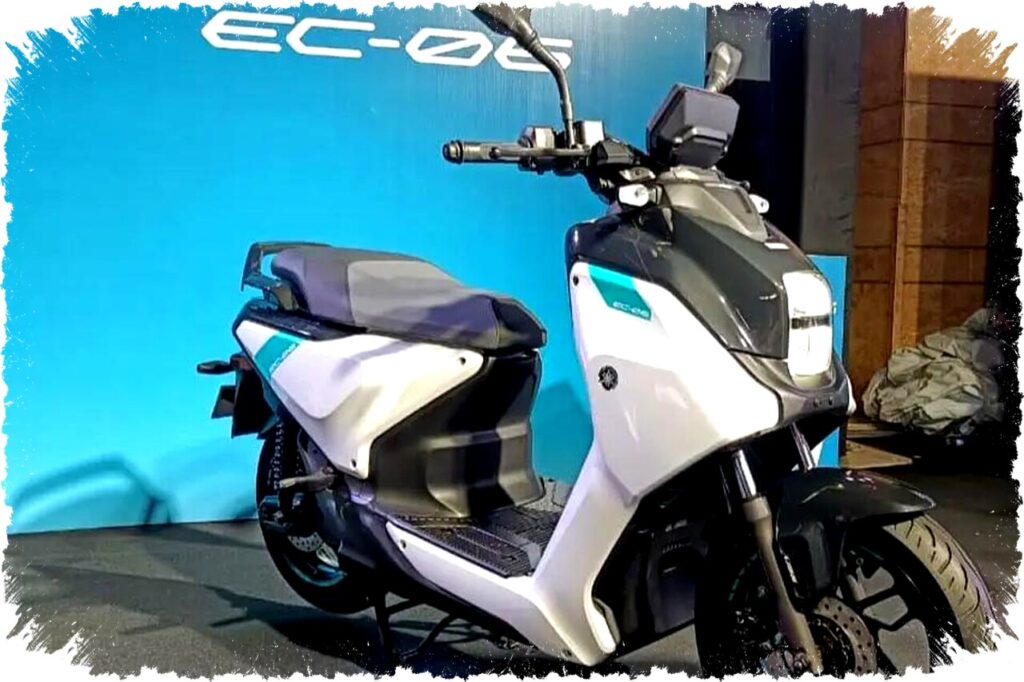 Yamaha EC-06 Kalahkan Aerox-e dengan Jarak Tempuh 160 Km, Motor Listrik Futuristik 2026