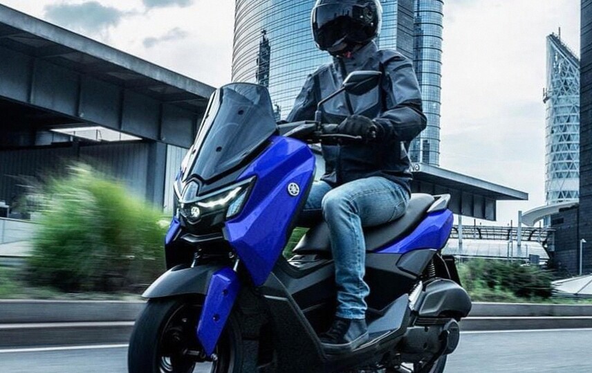 Yamaha NMAX 2026 Metallic Blue: Gaya Premium & Performa Efisien Skutik 155cc Terbaru