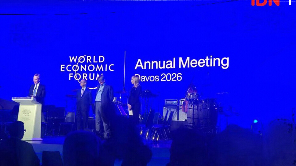 Laporan WEF 2026: Bagaimana AI Tingkatkan Efisiensi Industri TI, Energi & Kesehatan