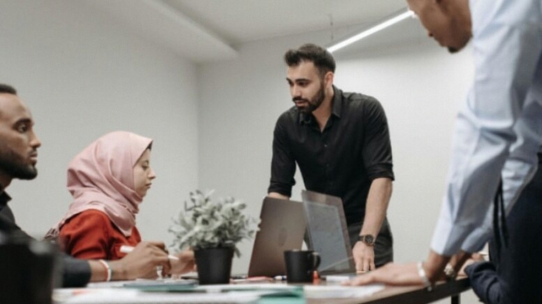 Sibuk Kerja Tapi Abaikan Kesehatan? Waspadai Dampak Risiko Pria Produktif yang Serius