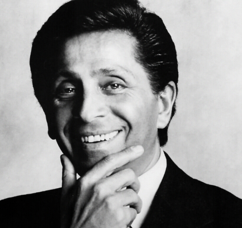 Legenda Mode Italia Valentino Garavani Tutup Usia, Warisan Desain Ikonik Tetap Hidup