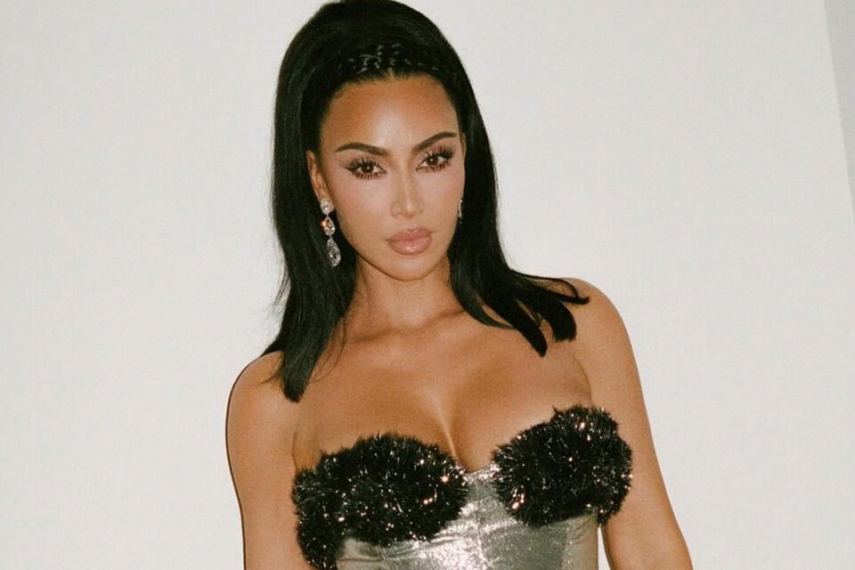 10 Buku Favorit Kim Kardashian yang Wajib Dibaca, Rekomendasi Bacaan Terbaru 2026!